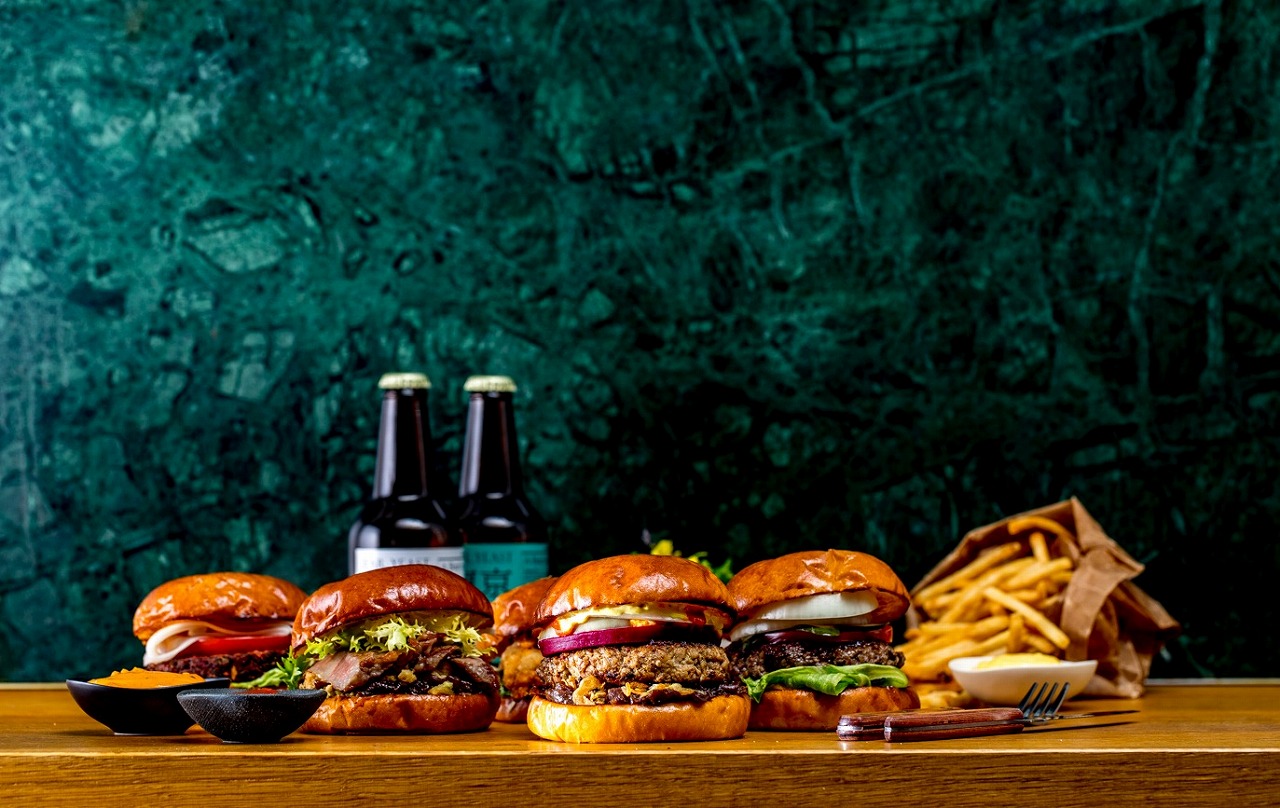 ニコライ・バーグマンが提案するナチュラルテイストのバーガーショップ「Bergmann Burger」が西麻布に期間限定オープン